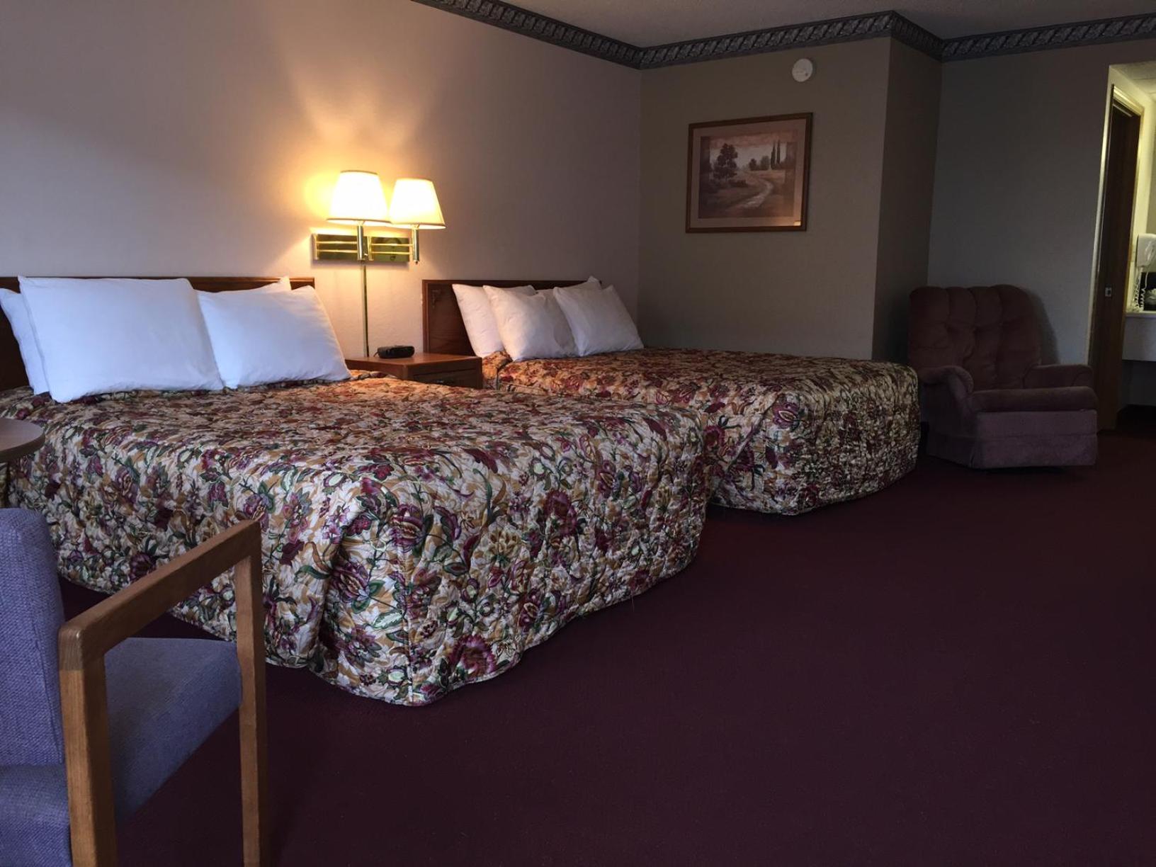 Twelve Oaks Inn - photo 10
