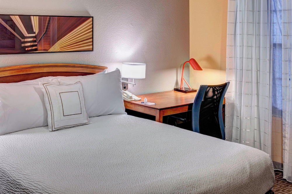 TownePlace Suites by Marriott Dallas Las Colinas - photo 10