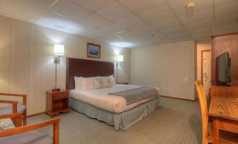 Rhumb Line Resort - photo 11