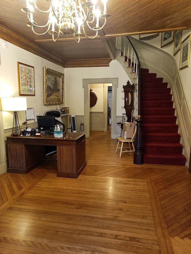 Arlington Inn - photo 3