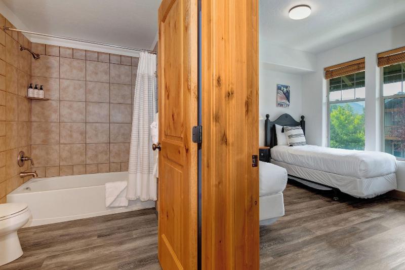 Fox Pointe At Redstone By Lespri Management - photo 36