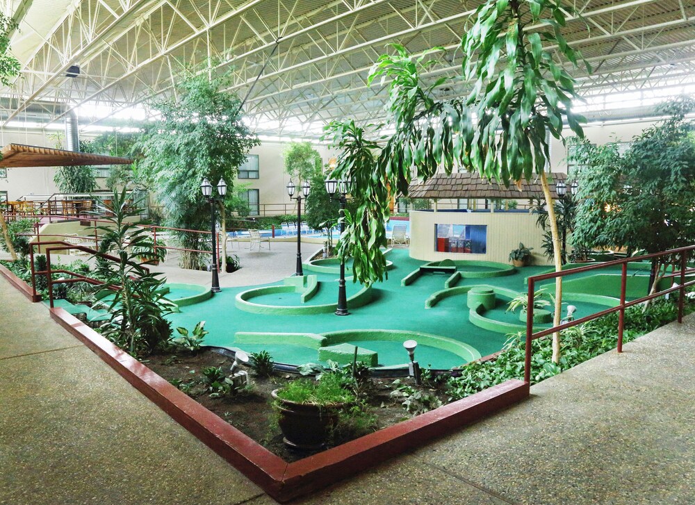 Townhouse Hotel Grand Forks — Grand Forks