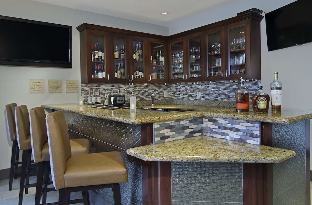 Hilton Garden Inn Sonoma County Airport - photo 33