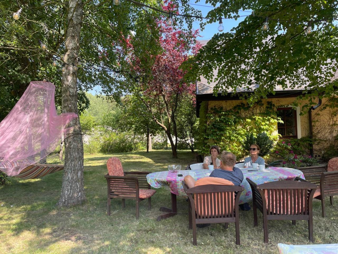 Komfortowy dom w lesie — hotel in Miedzichowo