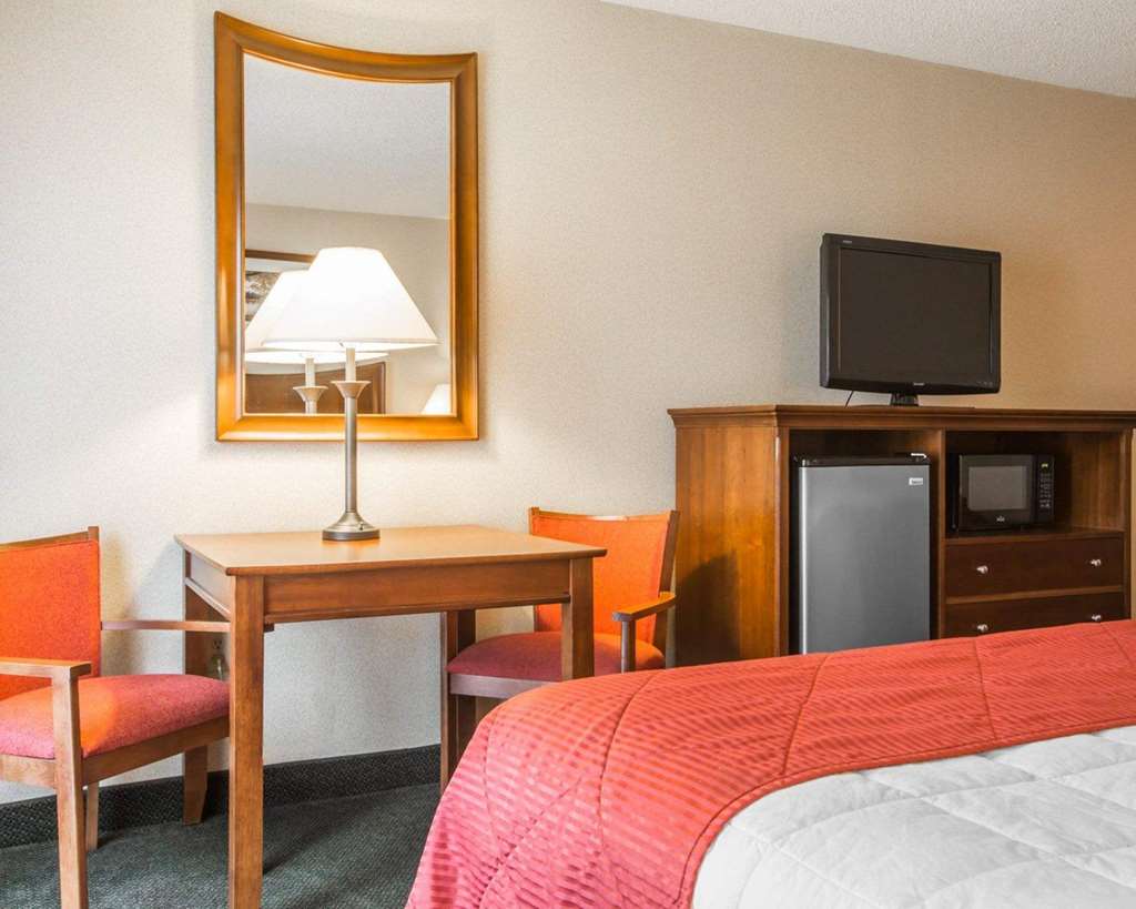 Clarion Inn & Suites at the Outlets of Lake George - photo 10