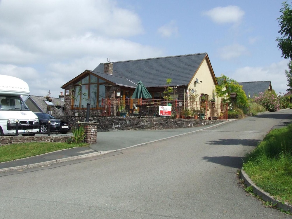 Castle Lodge — 4-Star Luxury Hotel in Brecon, United Kingdom