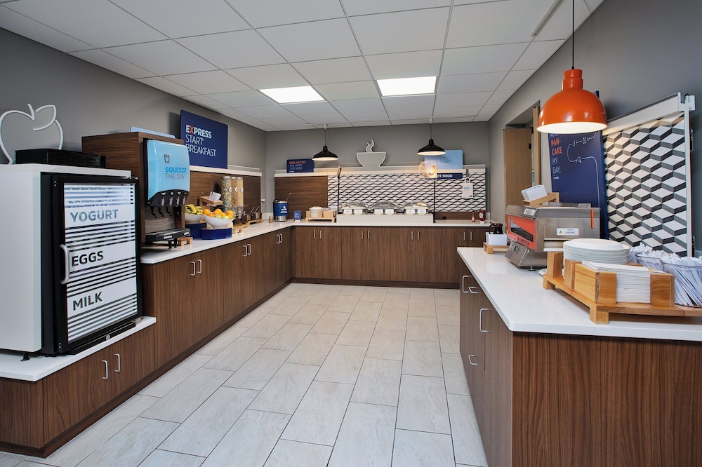 Holiday Inn Express Sault Ste. Marie by IHG - photo 44