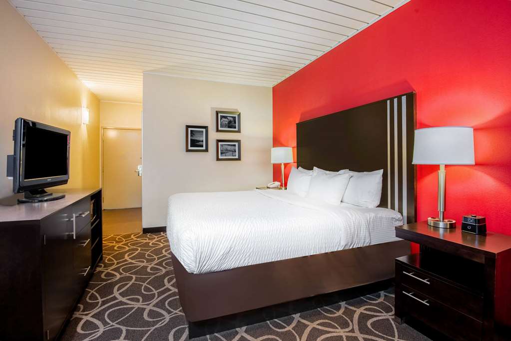 La Quinta Inn & Suites by Wyndham Elkview Charleston NE - photo 23