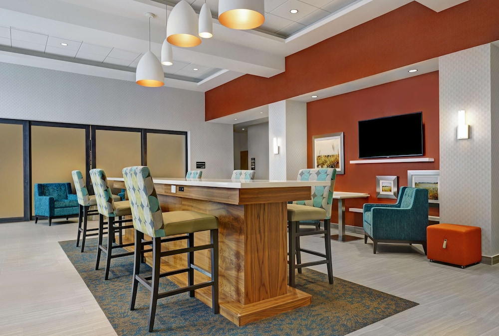 Hampton Inn & Suites by Hilton Belleville — Belleville — photo 2