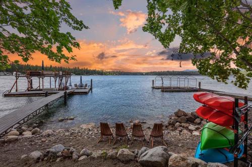 At the Lake House in Hayden ID — 4-Star Luxury Hotel in Hayden, United States