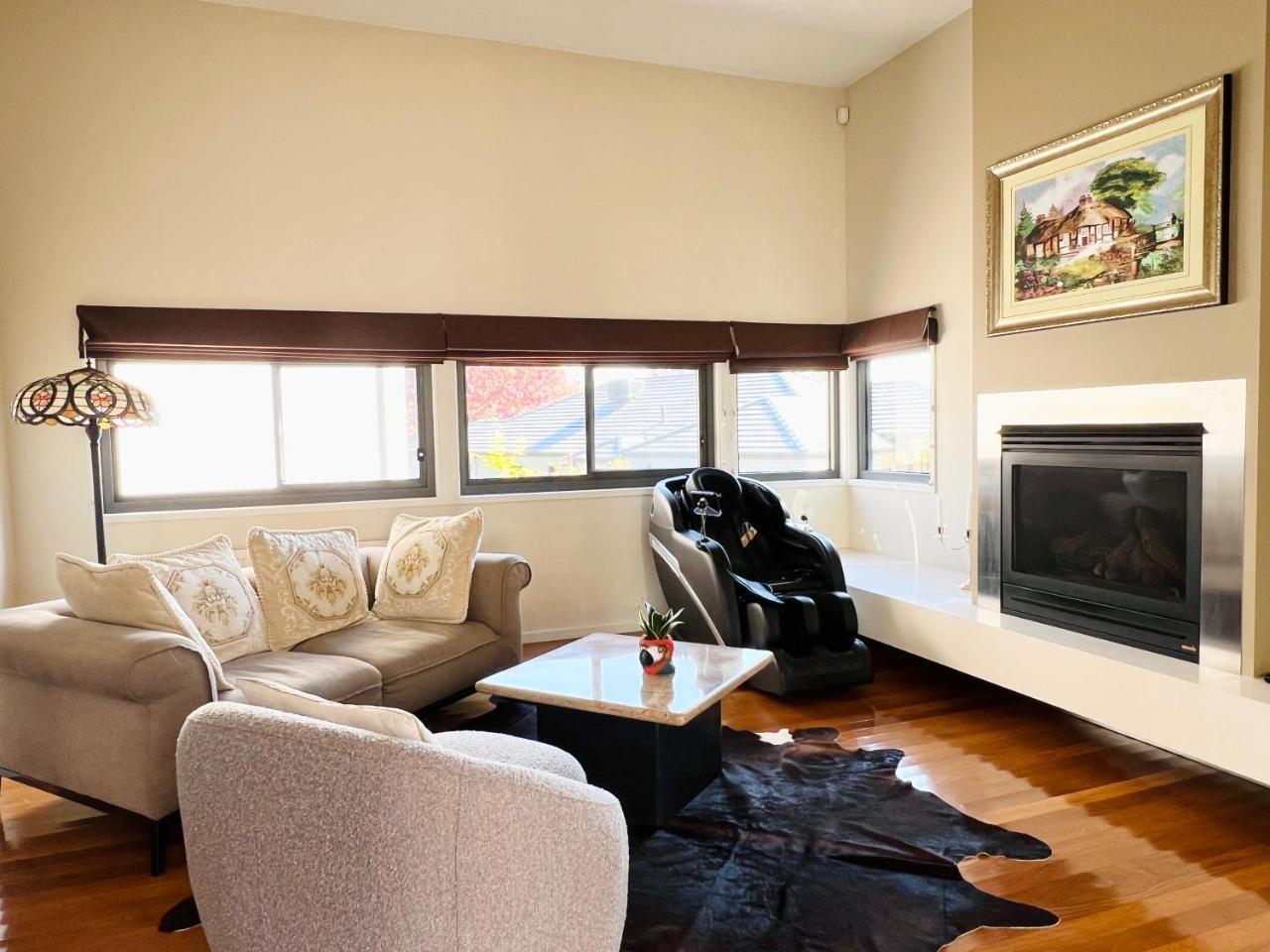 Yarra Valley Serenity House in Golf Course Resort — 4-Star Luxury Hotel in Wonga Park, Australia