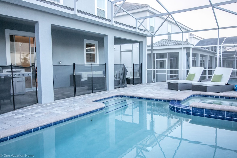 1581 PD Exquisite 6BR Haven: Private Pool - photo 24