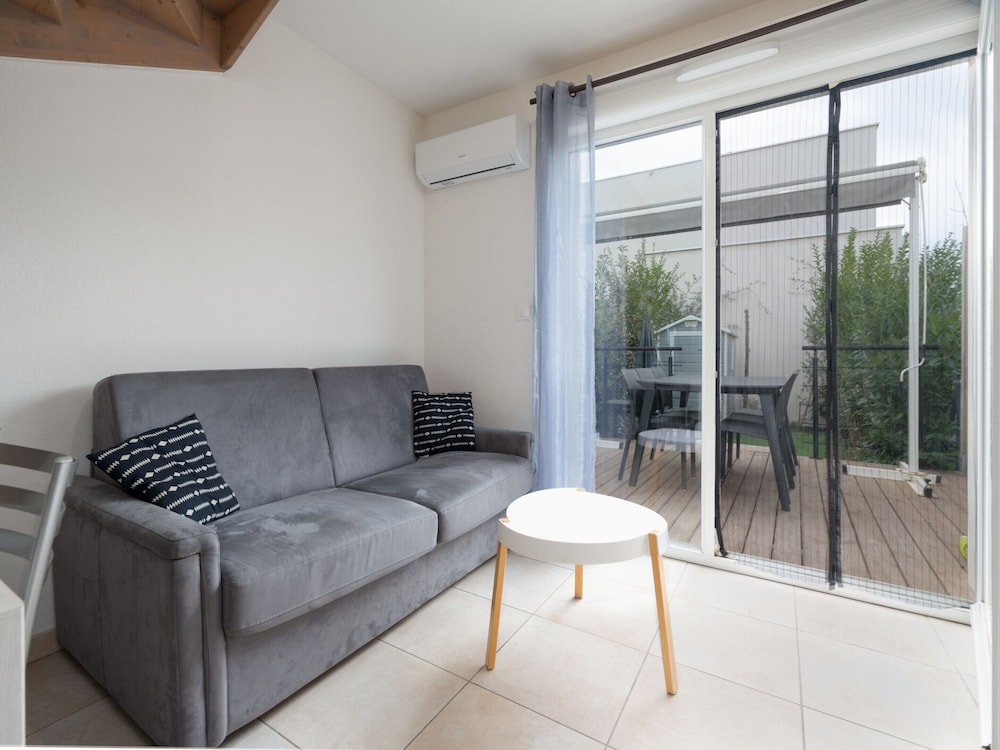 Cozy Retreat Near Serignan in Serignan, France