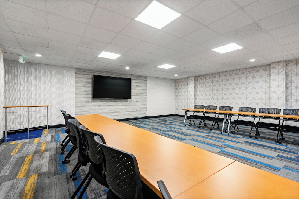 Hampton Inn Bordentown - photo 41