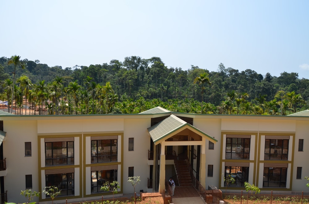 Club Mahindra Virajpet - carbon neutral hotel in Virarajendrapet
