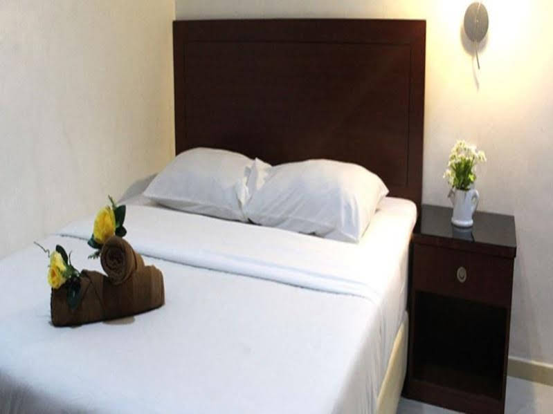 Rose Cottage Hotel Taman Perling - last minute hotel in Johor Bahru