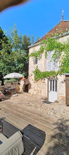 Tourellerenard - carbon neutral hotel in Unknown City