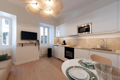 Le Cachat Hyper Centre Wifi Gratuit in Evian-Les-Bains, France