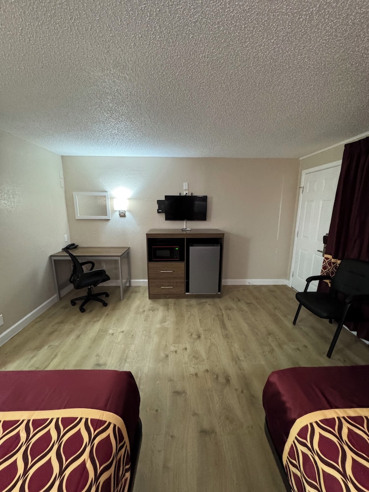 Boone Trail Inn - photo 16
