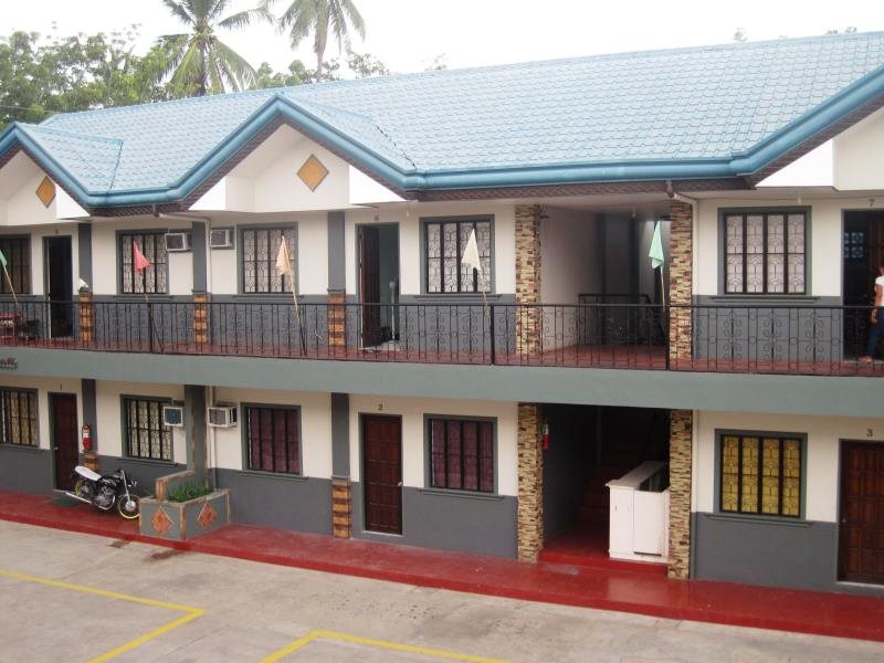 Jared Suites - carbon neutral hotel in Digos