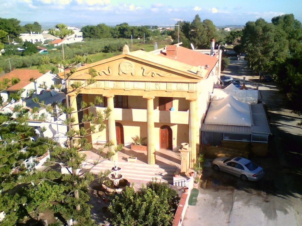 Athena - carbon neutral hotel in Castelvetrano