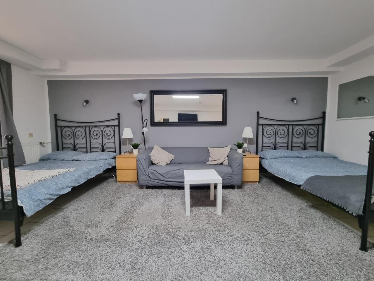 Schicke Gästewohnung Düsseldorf Neuss Köln — 4-Star Luxury Hotel in Neuss, Germany