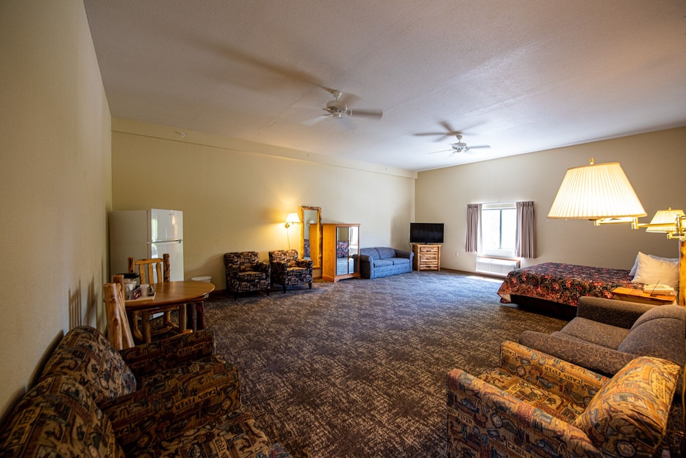 Super 8 by Wyndham Bridgeview of Mackinaw City - photo 9