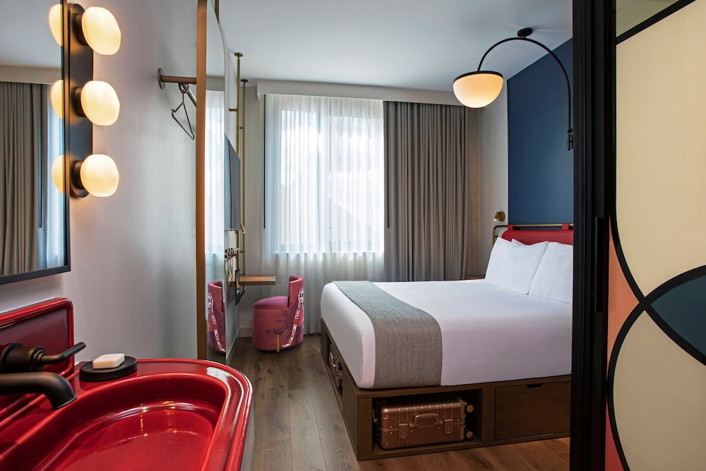 Moxy NYC Lower East Side - photo 14