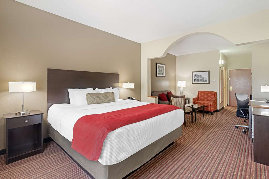 Best Western Plus Bradbury Inn & Suites - photo 18
