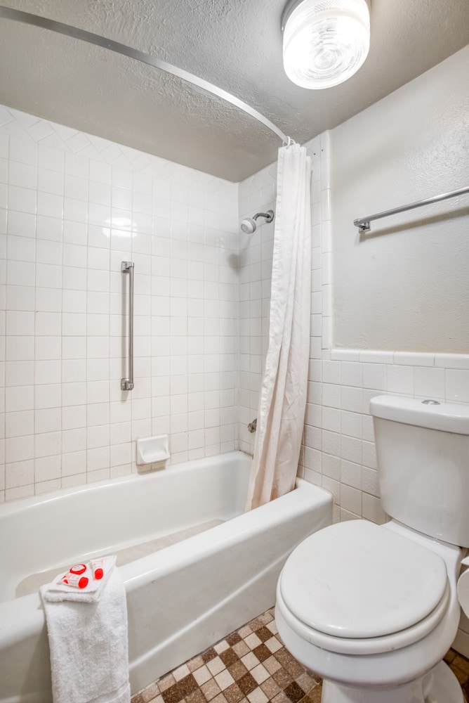 OYO Hotel Brownwood Hwy 67 - photo 13
