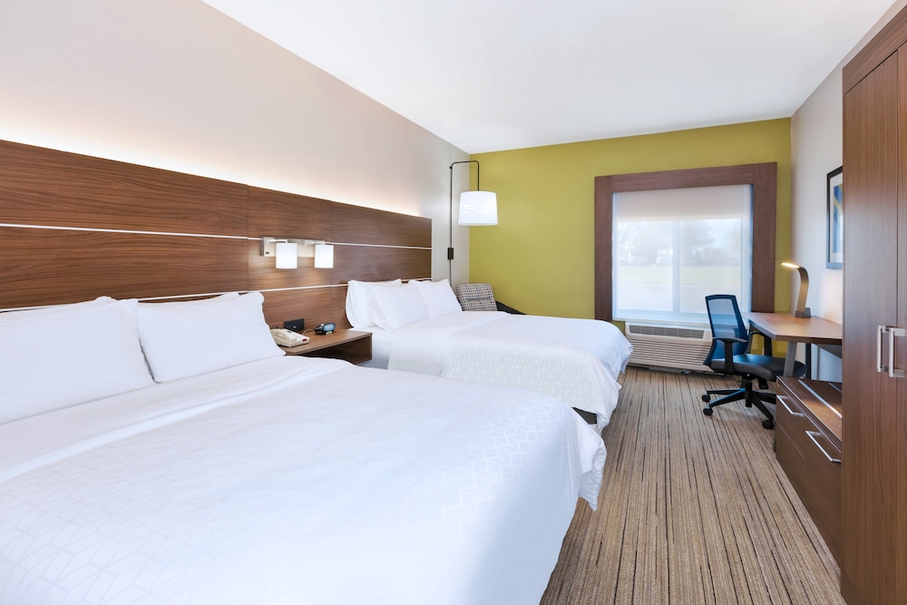 Holiday Inn Express & Suites Three Rivers by IHG - photo 13