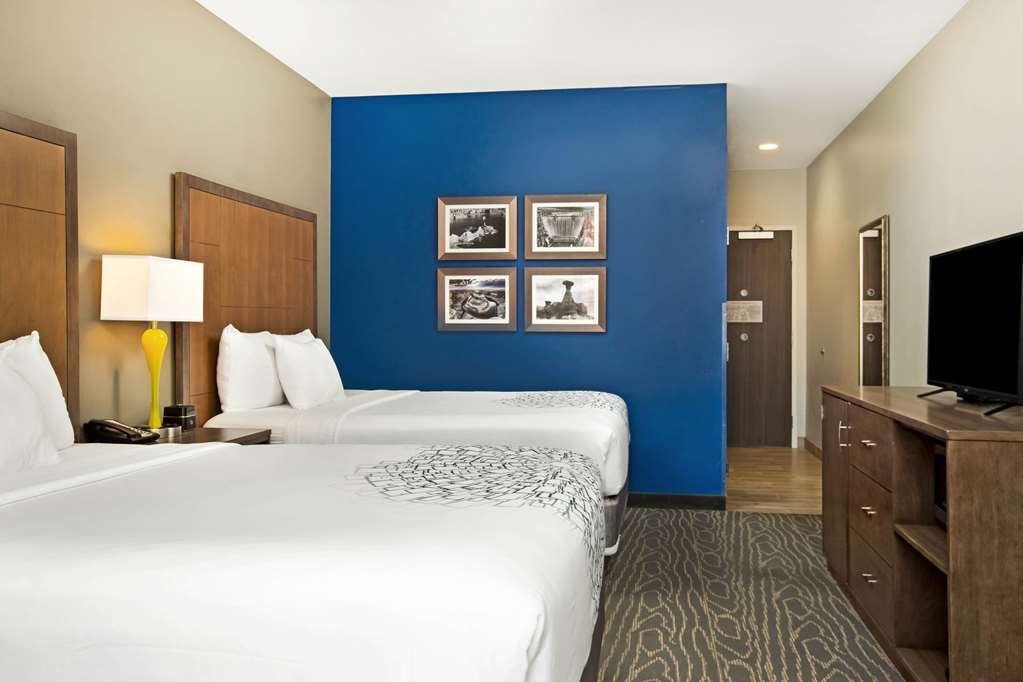 La Quinta Inn & Suites by Wyndham Page at Lake Powell - photo 41