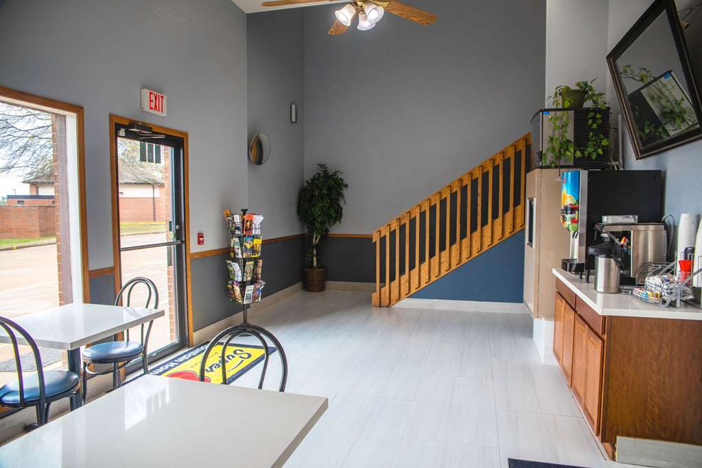Super 8 by Wyndham Mountain Home - photo 16
