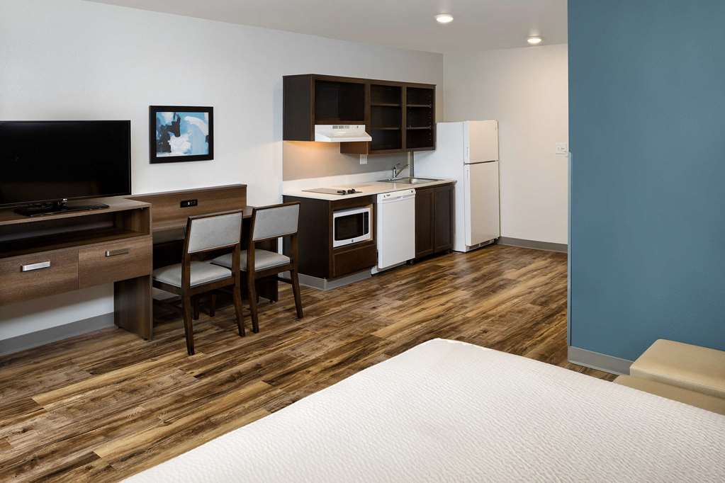WoodSpring Suites Houston IAH Airport - photo 16