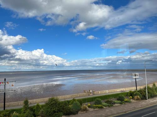 Seafront Luxury Apartment — 4-Star Luxury Hotel in Cleethorpes, United Kingdom
