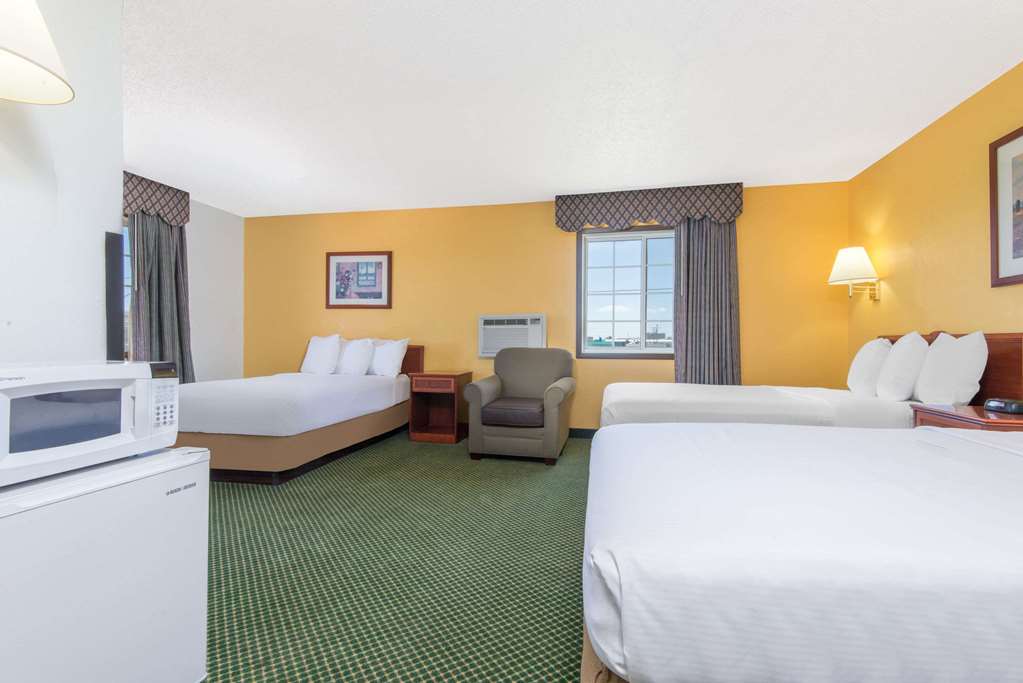 Days Inn by Wyndham Great Bend - photo 7