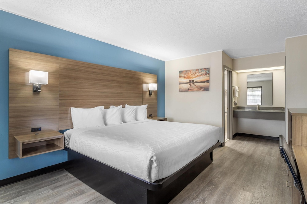Days Inn by Wyndham Victoria TX East - photo 6