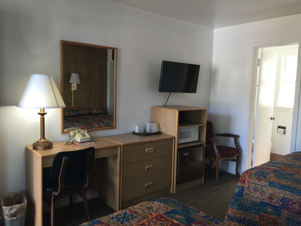 Mid Town Motel - photo 4
