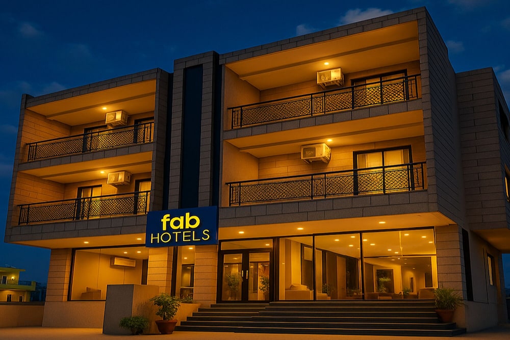 Fabhotel Prime The Golden Petals & Banquet in Greater Noida, India