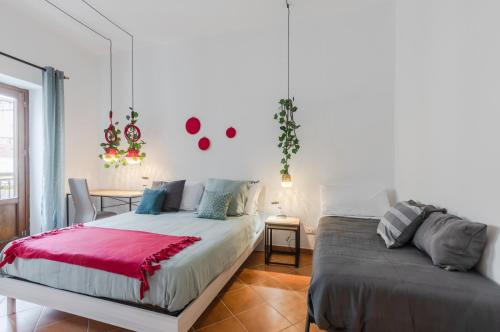 GuestHost Ballarò Cozy Apartment with Balconies — 4-Star Luxury Hotel in Palermo, Italy
