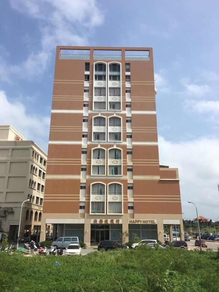 Happy Hotel — Magong