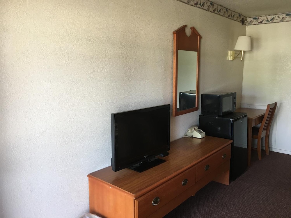 Finns Motel - photo 8