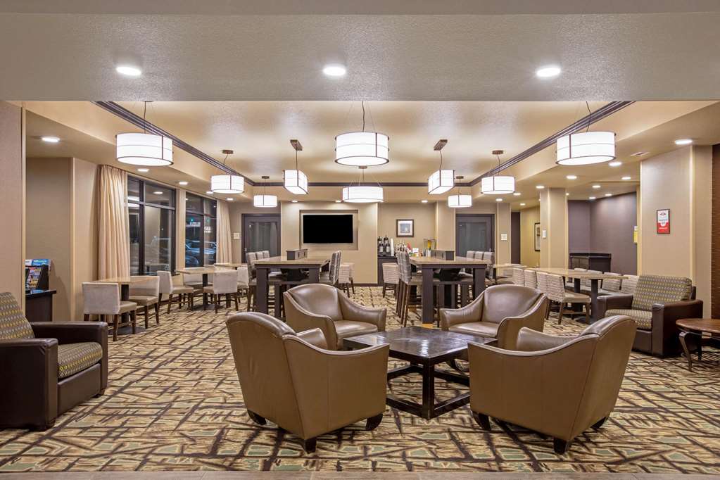 La Quinta Inn & Suites by Wyndham Gillette - photo 4