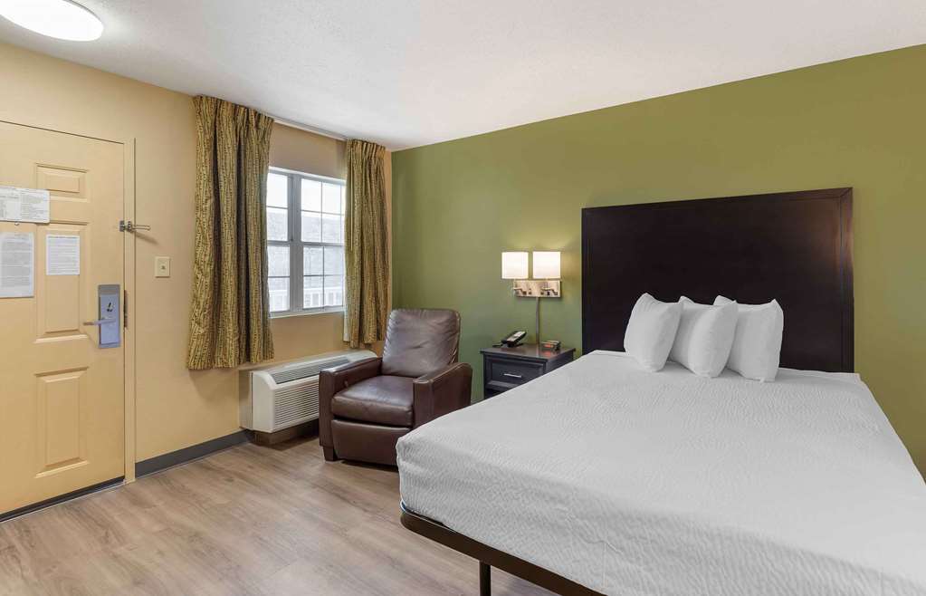 Extended Stay America Select Suites St. Louis Westport E Lackland Rd - photo 8