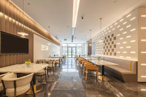 Atour Hotel Shanghai New International Expo Center South Yanggao Road — 4-Star Luxury Hotel in Shanghai, People's Republic of China