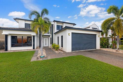 Luxe Bayview Oasis with Dream Waterfront Pool — Darwin — photo 5
