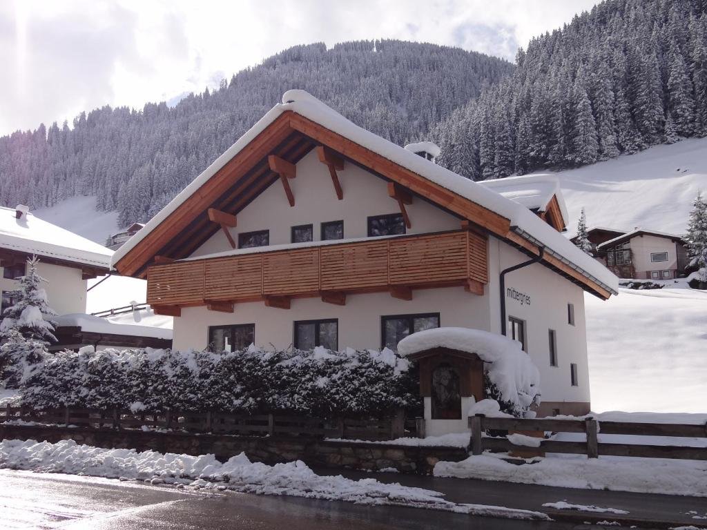 Haus Mittergries — 4-Star Luxury Hotel in Tux, Austria