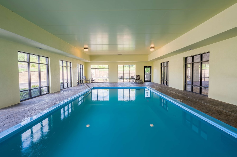 Hampton Inn London North - photo 24