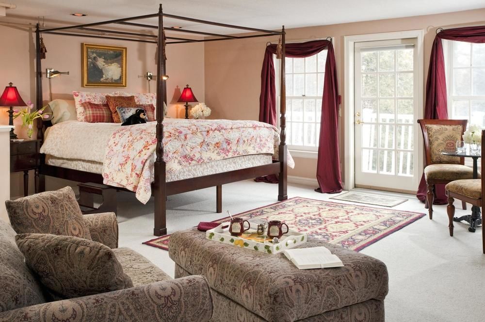 Applegate Inn - photo 2
