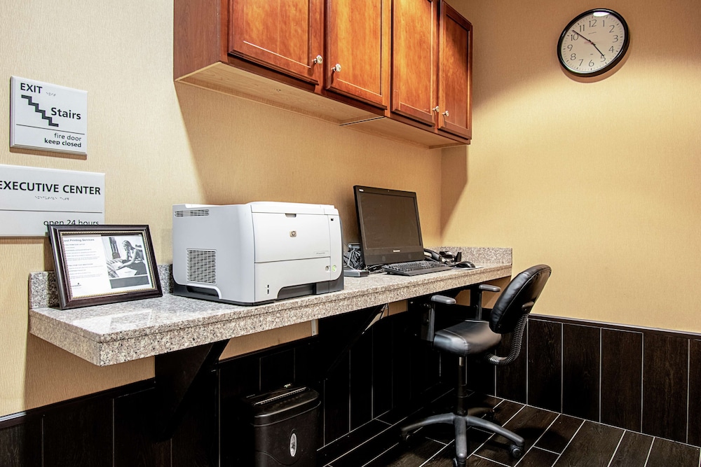 Hampton Inn Pine Grove - photo 67